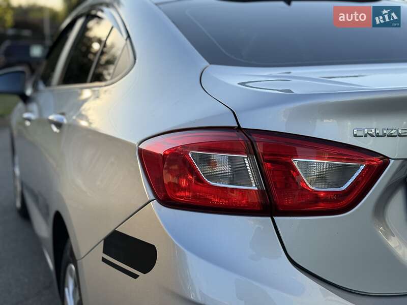 Седан Chevrolet Cruze 2018 в Киеве