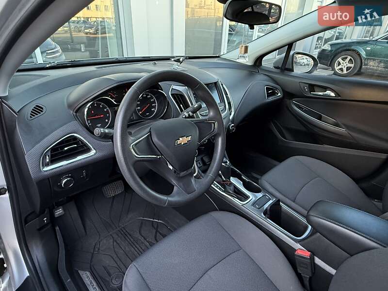 Седан Chevrolet Cruze 2018 в Киеве