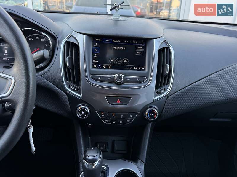 Седан Chevrolet Cruze 2018 в Киеве