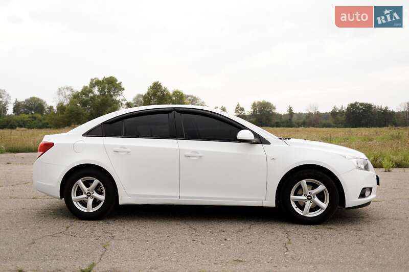 Седан Chevrolet Cruze 2012 в Котельві