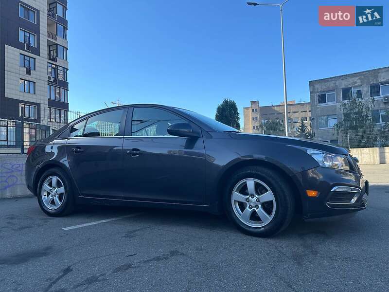 Седан Chevrolet Cruze 2015 в Києві