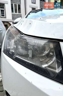 Седан Chevrolet Cruze 2012 в Львові