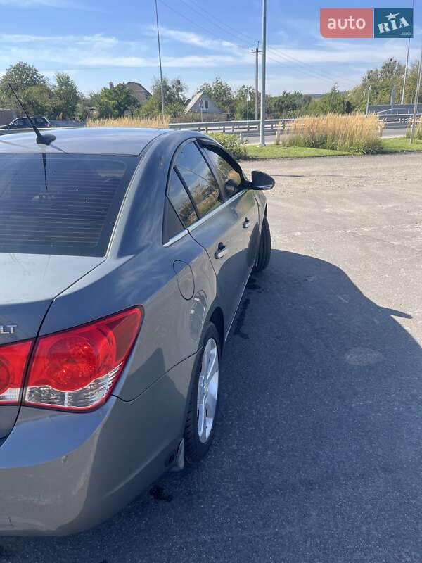 Седан Chevrolet Cruze 2011 в Ирпене