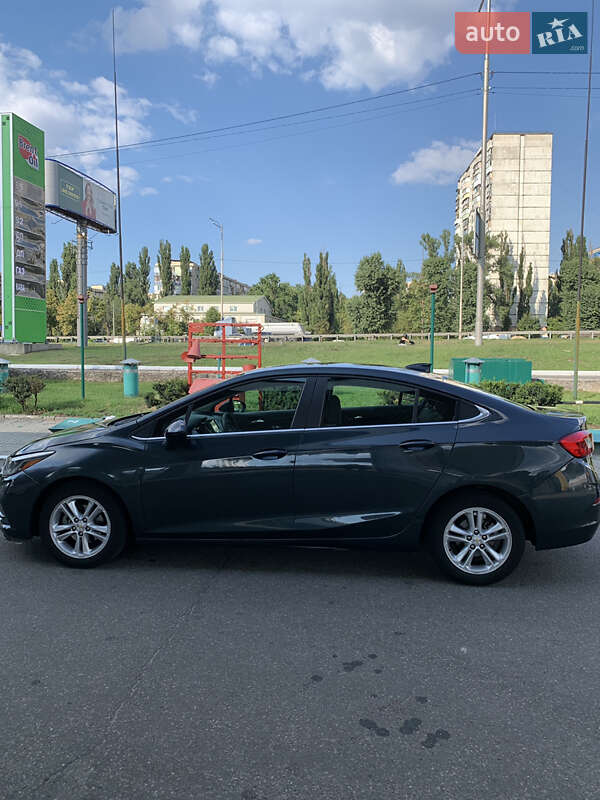 Седан Chevrolet Cruze 2017 в Киеве