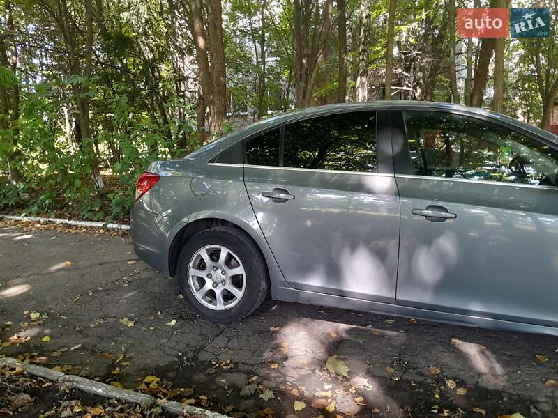 Седан Chevrolet Cruze 2010 в Казатине