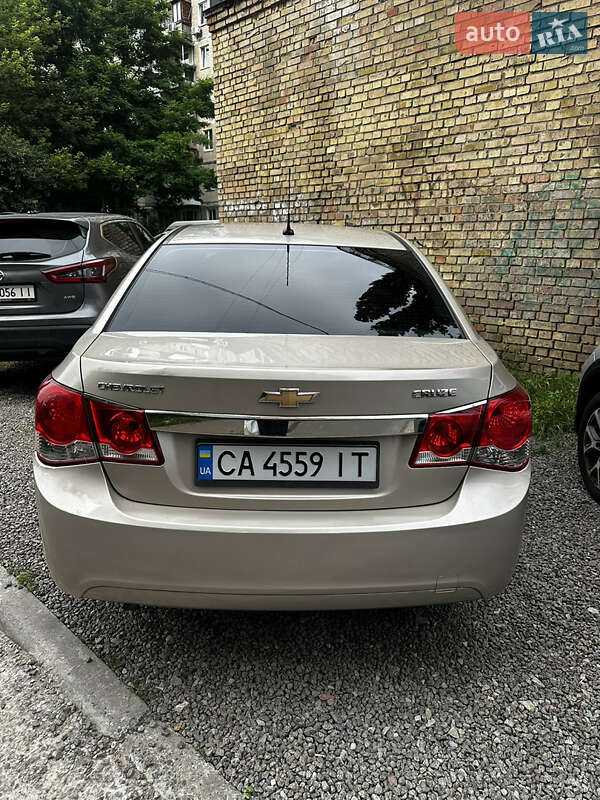 Седан Chevrolet Cruze 2011 в Киеве фото 4 Седан Chevrolet Cruze 2011 в Киеве
