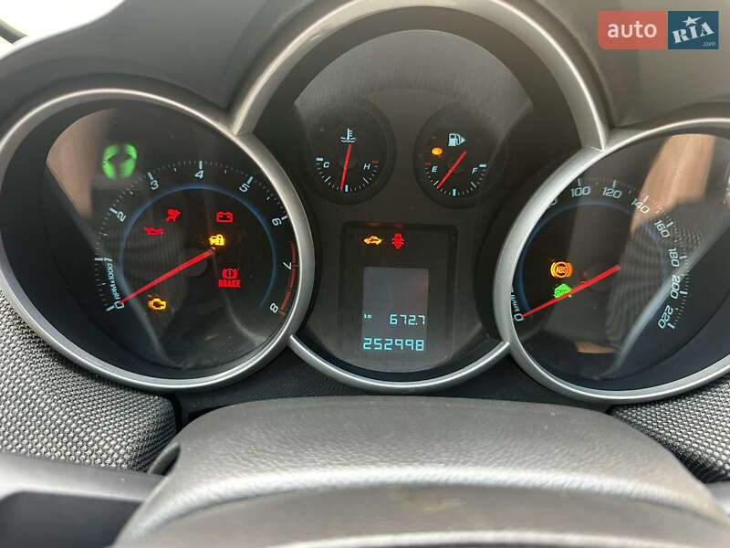Седан Chevrolet Cruze 2011 в Киеве фото 8 Седан Chevrolet Cruze 2011 в Киеве