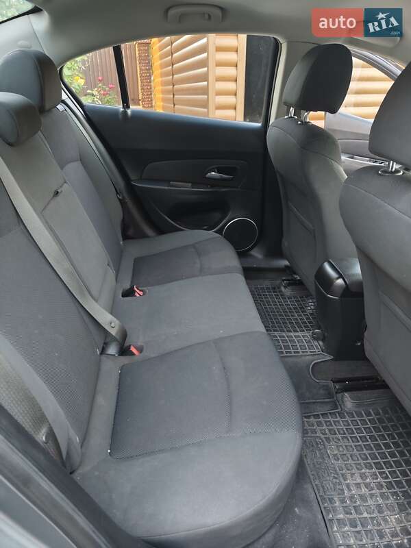Седан Chevrolet Cruze 2011 в Тульчині