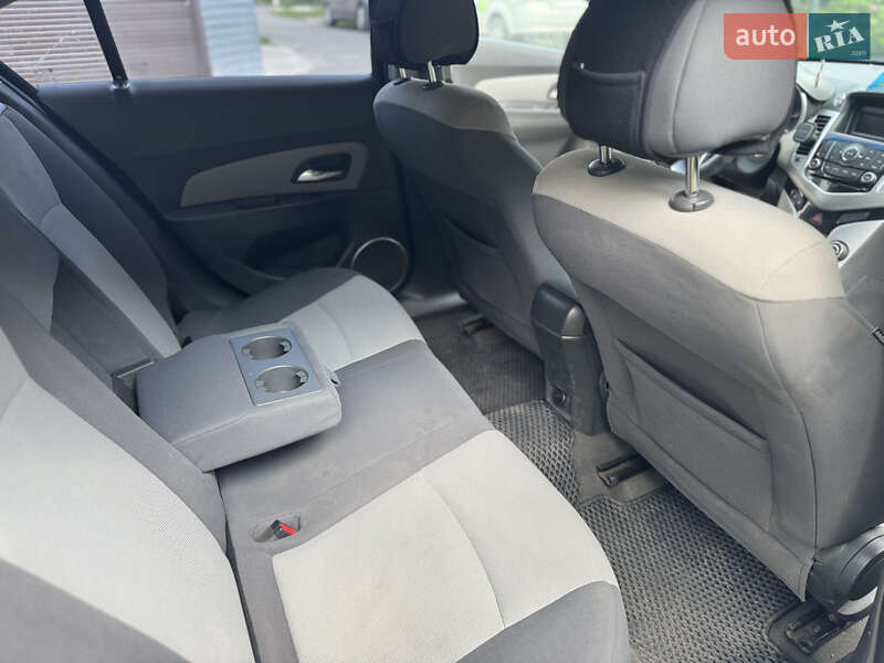 Седан Chevrolet Cruze 2010 в Подольске фото 10 Седан Chevrolet Cruze 2010 в Подольске