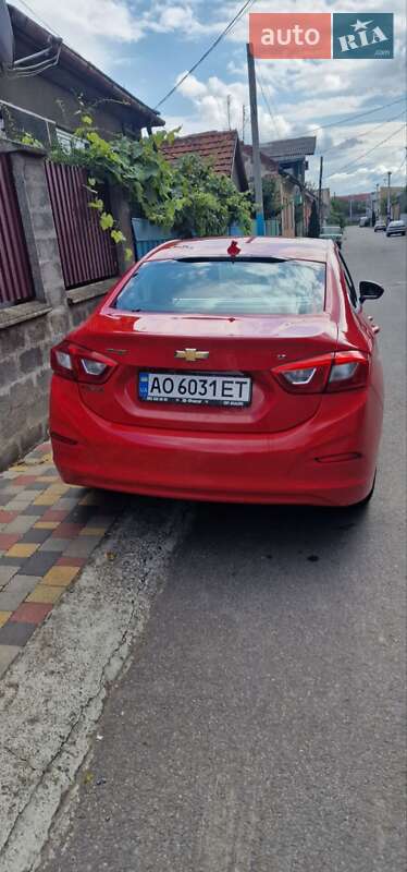 Седан Chevrolet Cruze 2017 в Ужгороді