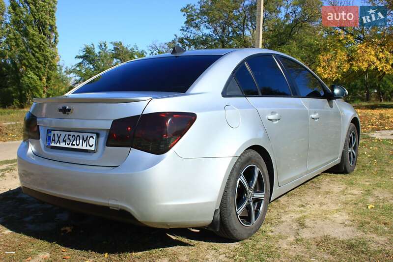 Седан Chevrolet Cruze 2011 в Павлограді