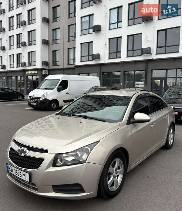 Седан Chevrolet Cruze 2014 в Чернигове