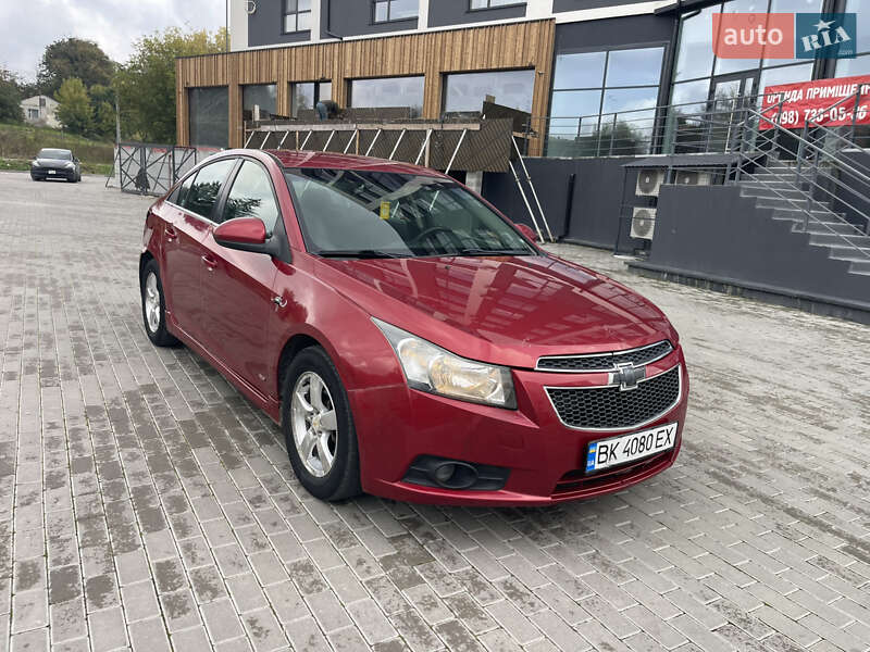 Седан Chevrolet Cruze 2011 в Ровно