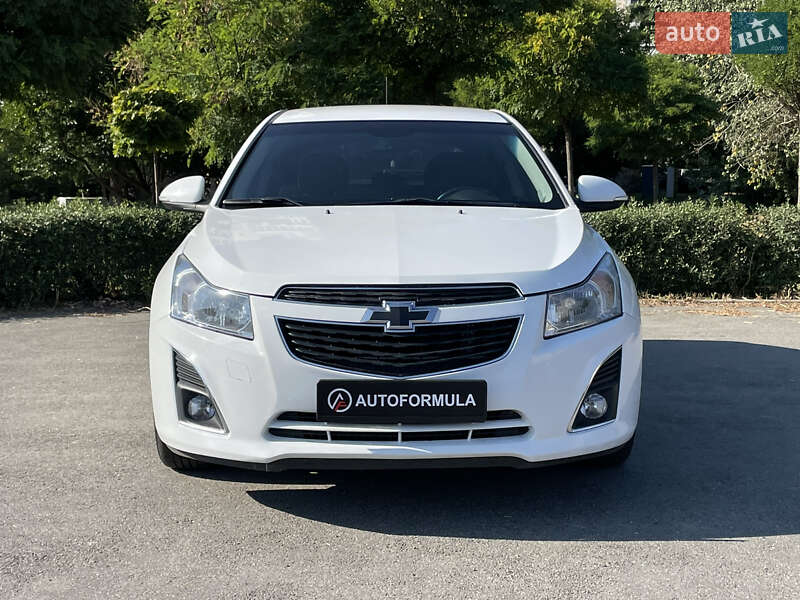 Хэтчбек Chevrolet Cruze 2014 в Киеве фото 4 Хэтчбек Chevrolet Cruze 2014 в Киеве