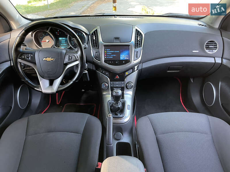 Хэтчбек Chevrolet Cruze 2014 в Киеве фото 12 Хэтчбек Chevrolet Cruze 2014 в Киеве