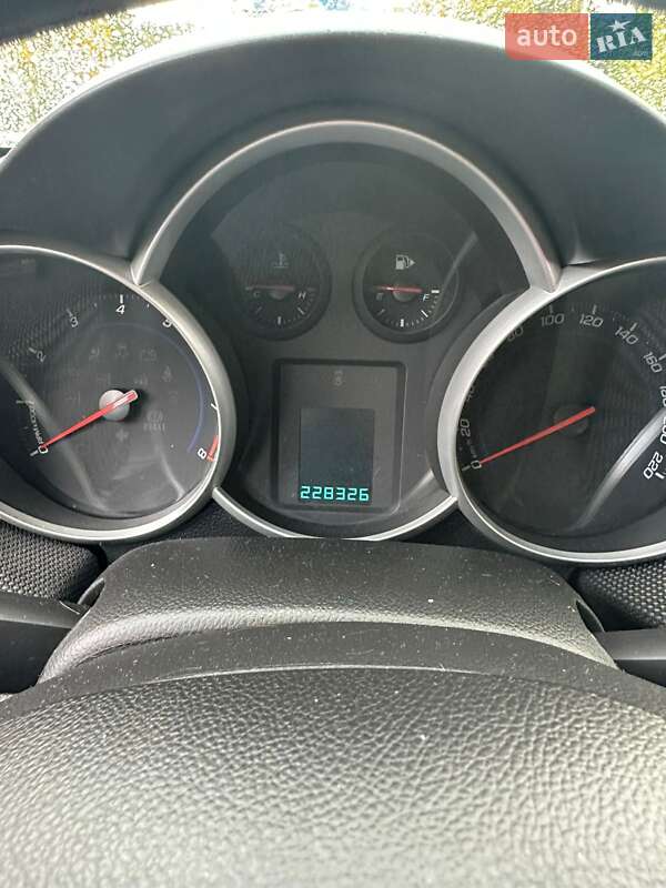 Седан Chevrolet Cruze 2012 в Киеве фото 15 Седан Chevrolet Cruze 2012 в Киеве