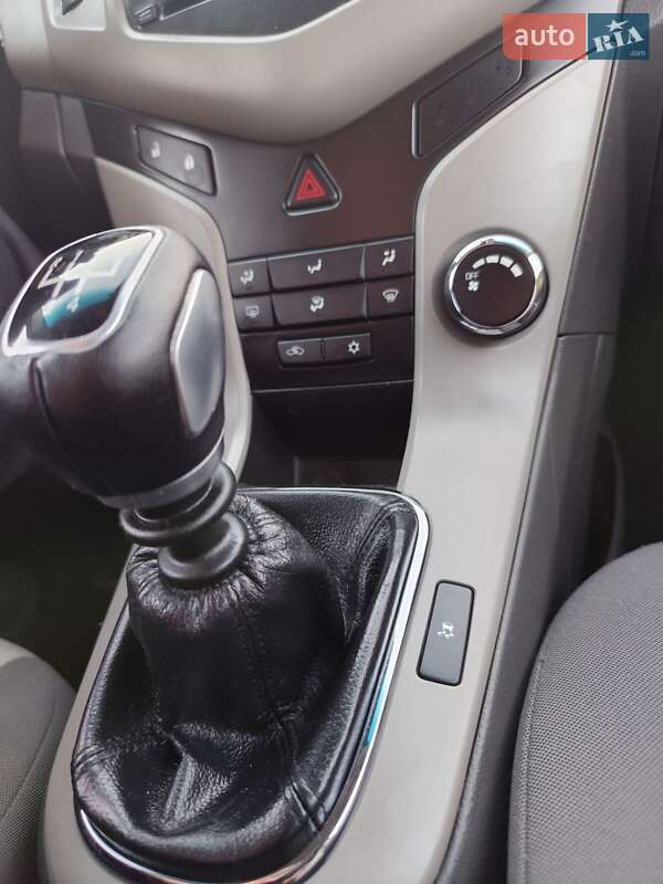 Седан Chevrolet Cruze 2009 в Киеве фото 28 Седан Chevrolet Cruze 2009 в Киеве