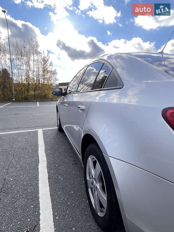 Седан Chevrolet Cruze 2011 в Луцке фото 14 Седан Chevrolet Cruze 2011 в Луцке