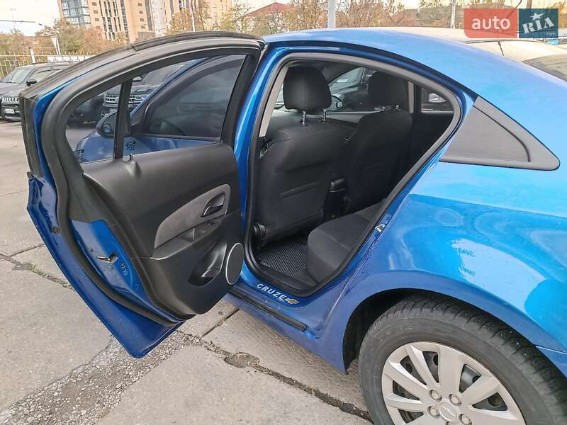Седан Chevrolet Cruze 2011 в Харкові