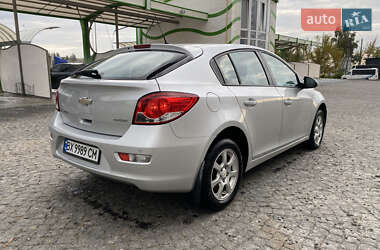 Хэтчбек Chevrolet Cruze 2012 в 
