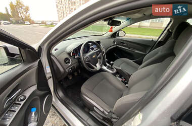 Хэтчбек Chevrolet Cruze 2012 в 