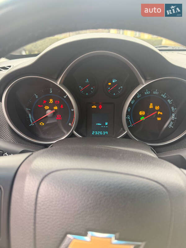 Хэтчбек Chevrolet Cruze 2012 в Каменском