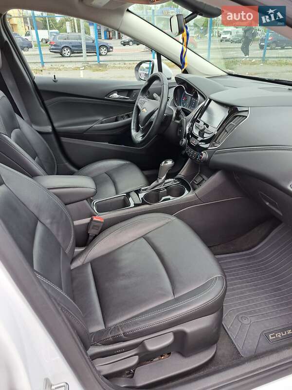 Седан Chevrolet Cruze 2016 в Киеве