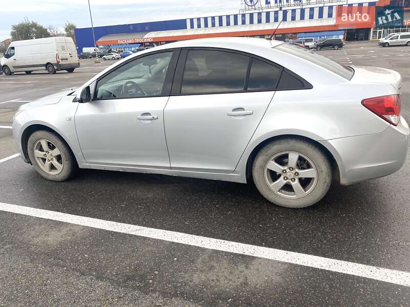 Седан Chevrolet Cruze 2012 в Львове фото 3 Седан Chevrolet Cruze 2012 в Львове