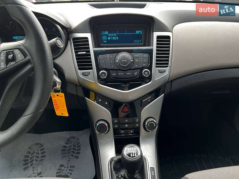 Седан Chevrolet Cruze 2014 в Днепре