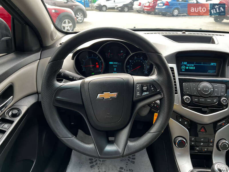 Седан Chevrolet Cruze 2014 в Днепре