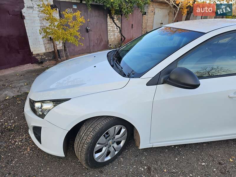 Седан Chevrolet Cruze 2015 в Кривому Розі