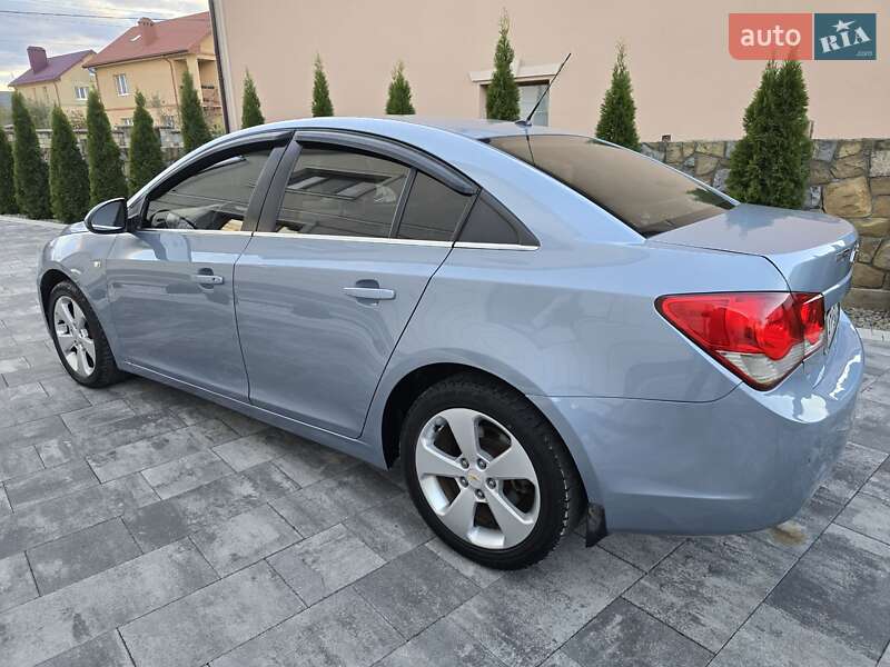 Седан Chevrolet Cruze 2011 в Ивано-Франковске