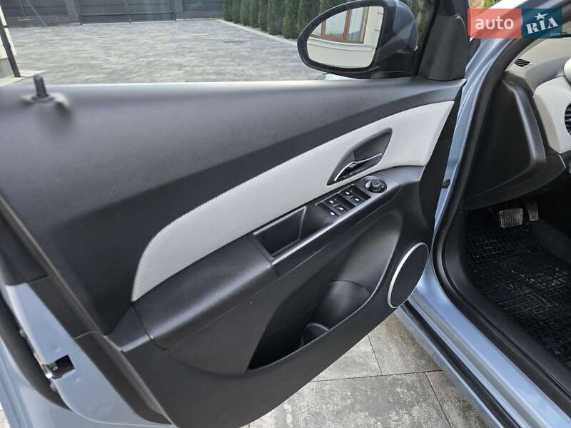 Седан Chevrolet Cruze 2011 в Ивано-Франковске