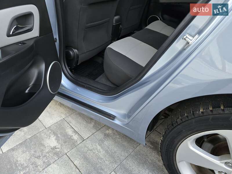 Седан Chevrolet Cruze 2011 в Ивано-Франковске