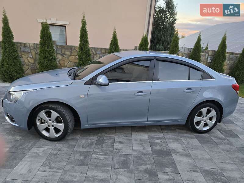 Седан Chevrolet Cruze 2011 в Ивано-Франковске