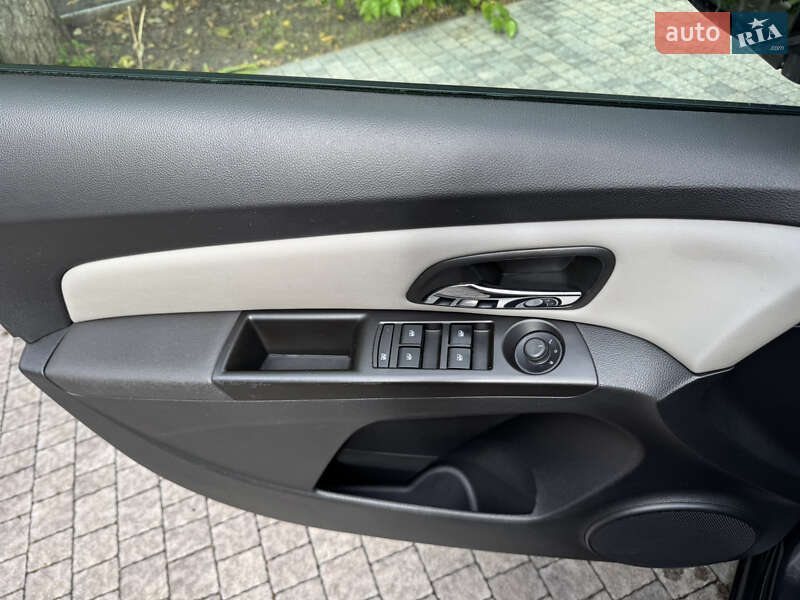 Седан Chevrolet Cruze 2014 в Одессе фото 15 Седан Chevrolet Cruze 2014 в Одессе