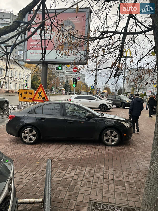 Седан Chevrolet Cruze 2014 в Чернігові
