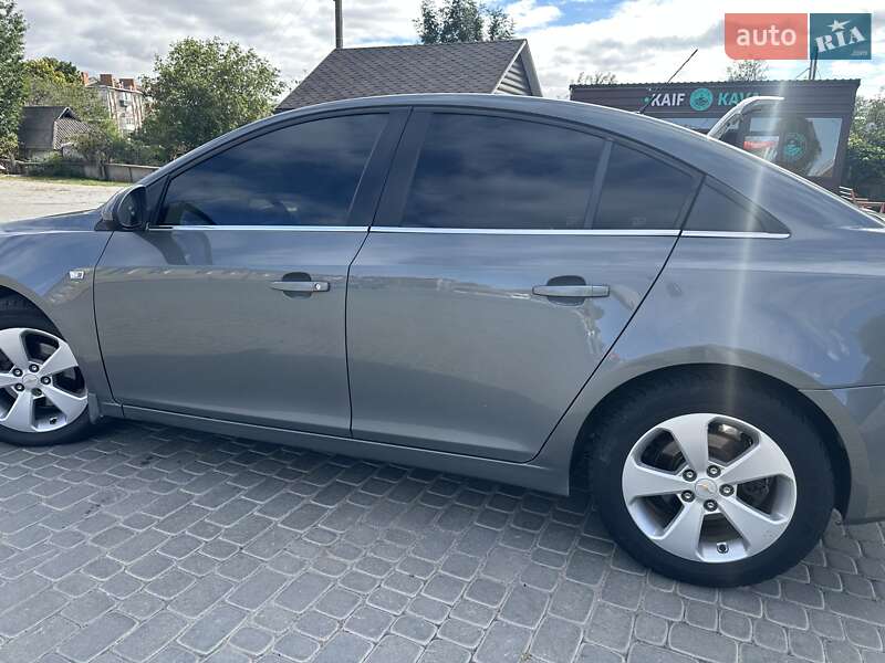 Седан Chevrolet Cruze 2009 в Іллінцях