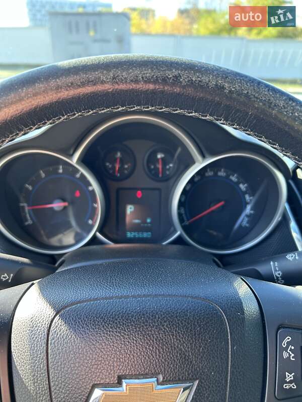 Седан Chevrolet Cruze 2012 в Киеве фото 5 Седан Chevrolet Cruze 2012 в Киеве