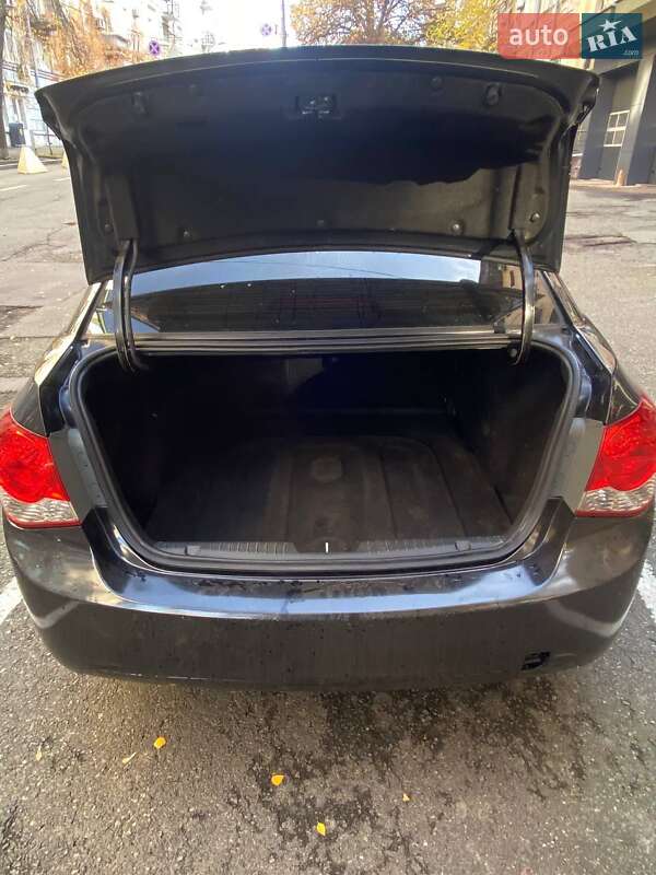 Седан Chevrolet Cruze 2011 в Киеве фото 9 Седан Chevrolet Cruze 2011 в Киеве