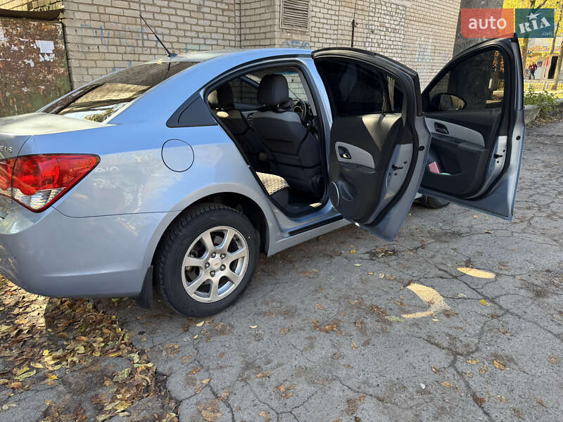 Седан Chevrolet Cruze 2010 в Покрове