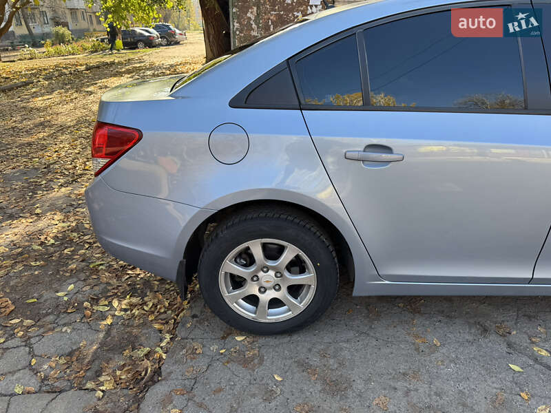 Седан Chevrolet Cruze 2010 в Покрове