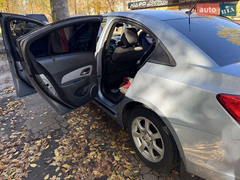 Седан Chevrolet Cruze 2010 в Покрове