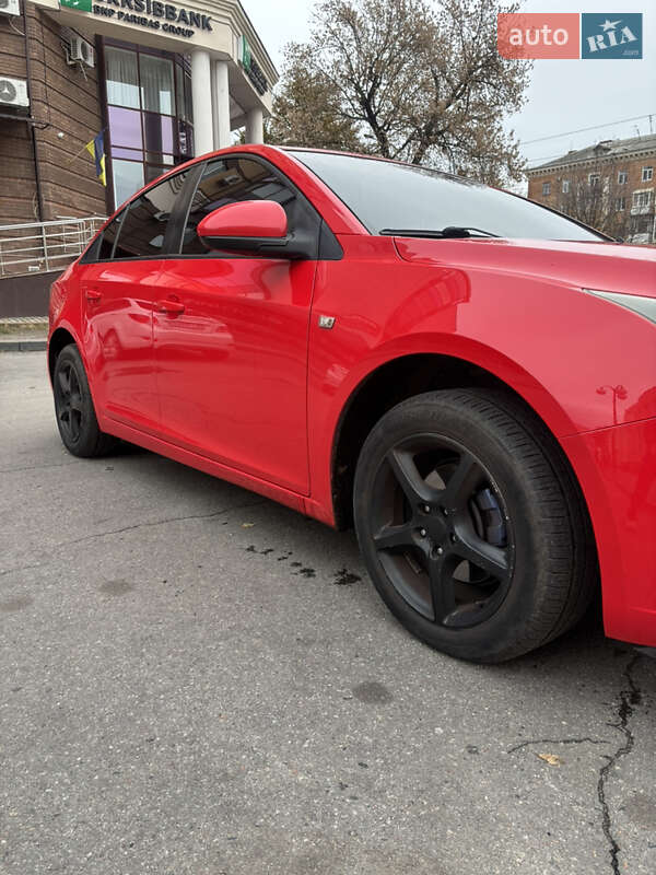 Седан Chevrolet Cruze 2010 в Полтаве