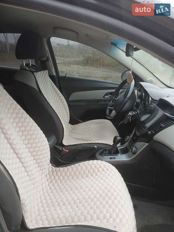 Седан Chevrolet Cruze 2011 в Кельменцах фото 8 Седан Chevrolet Cruze 2011 в Кельменцах