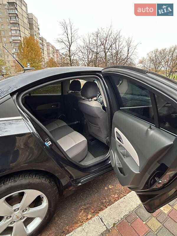 Седан Chevrolet Cruze 2010 в Киеве фото 25 Седан Chevrolet Cruze 2010 в Киеве