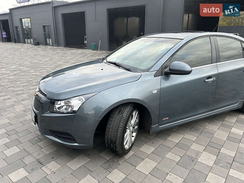 Седан Chevrolet Cruze 2012 в Полтаве