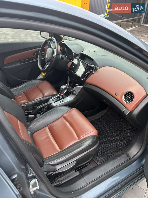 Седан Chevrolet Cruze 2012 в Полтаве