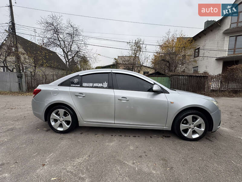 Седан Chevrolet Cruze 2009 в Киеве фото 6 Седан Chevrolet Cruze 2009 в Киеве