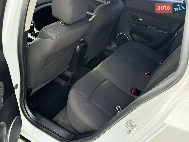 Универсал Chevrolet Cruze 2016 в Киеве фото 7 Универсал Chevrolet Cruze 2016 в Киеве